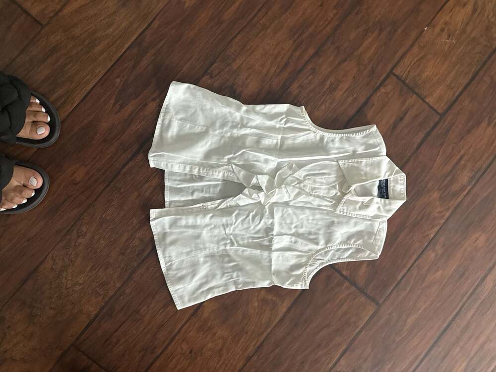 Jones New York Signature Petite White Sleeveless Button Down Ruffle Front Top Si
